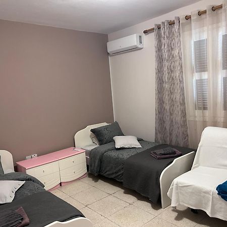 Ptolemaidos Cosy Family Apartment Larnaca Buitenkant foto